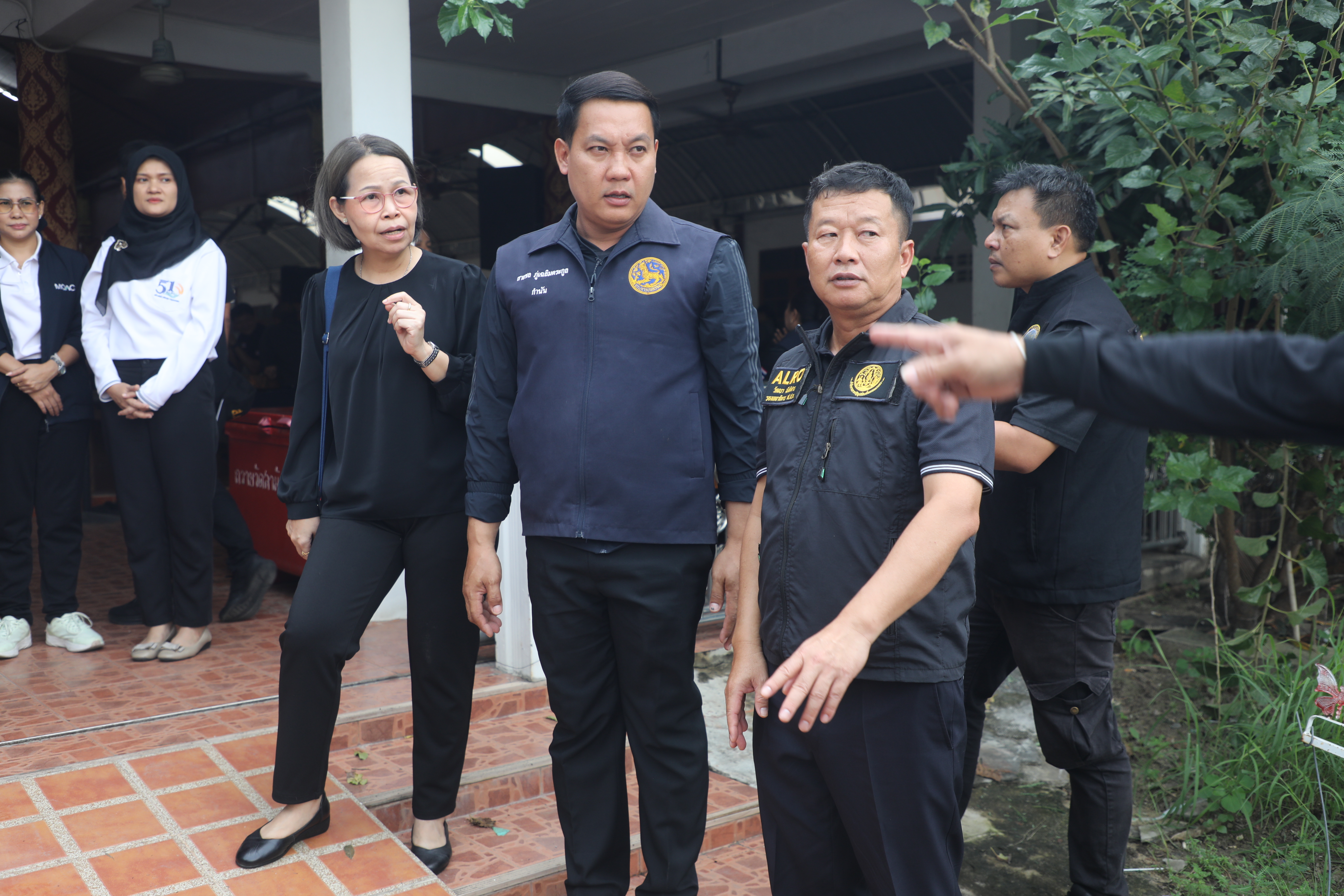 title - ส.ป.ก. ติดตามรมช.เกษตรฯ ช่วยเหลือพี่น้องผู้ประสบอุทกภัย ในเขตจังหวัดปทุมธานี